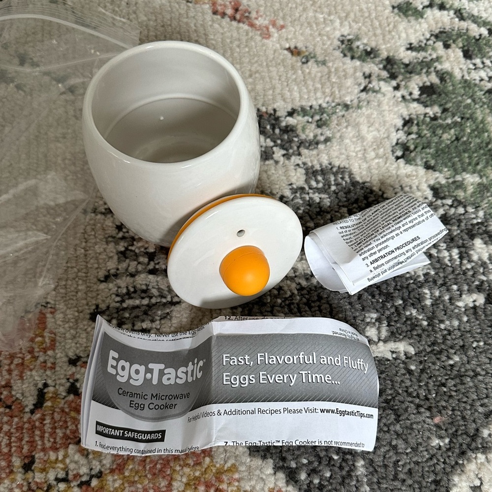 Vintage Egg-Tastic Ceramic Microwave Egg Cooker & Poacher Magic Under The Lid - Picture 11 of 11